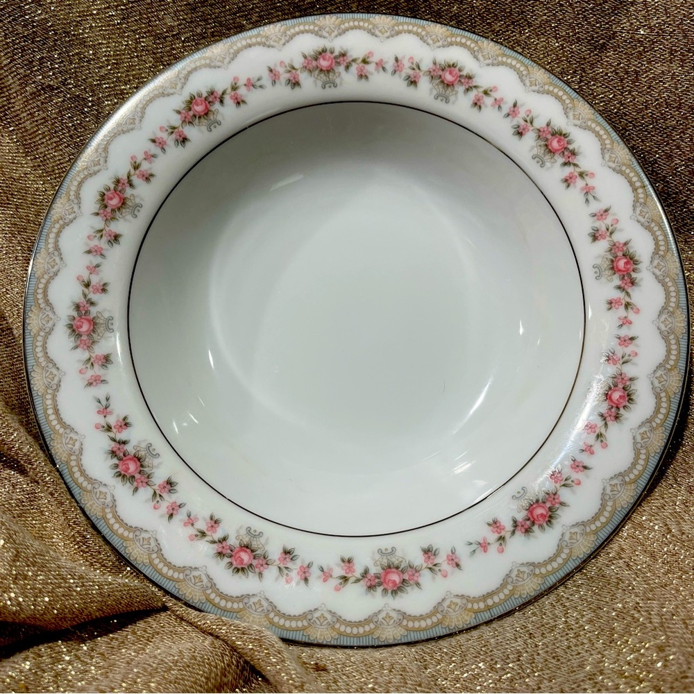 Noritake Glenwood 5770 Rimmed Soup Bowl 7.75"